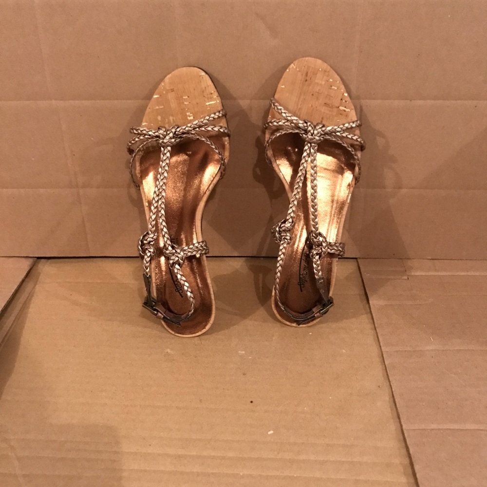 Sandals - Picture 2 of 4